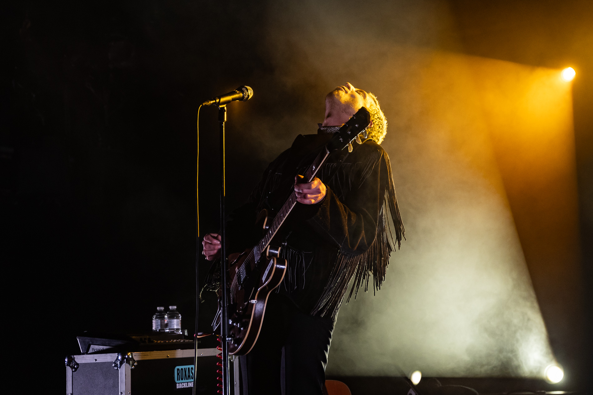Miles Kane @ Bootstraat, picture 6, photographed by Jürgen Bruynooghe - FrontView Magazine