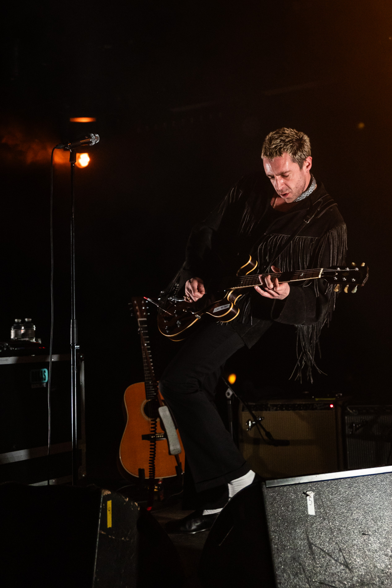Miles Kane @ Bootstraat, picture 9, photographed by Jürgen Bruynooghe - FrontView Magazine