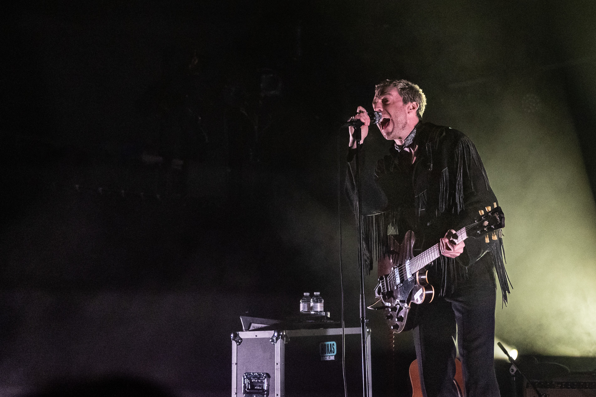 Miles Kane @ Bootstraat, picture 10, photographed by Jürgen Bruynooghe - FrontView Magazine