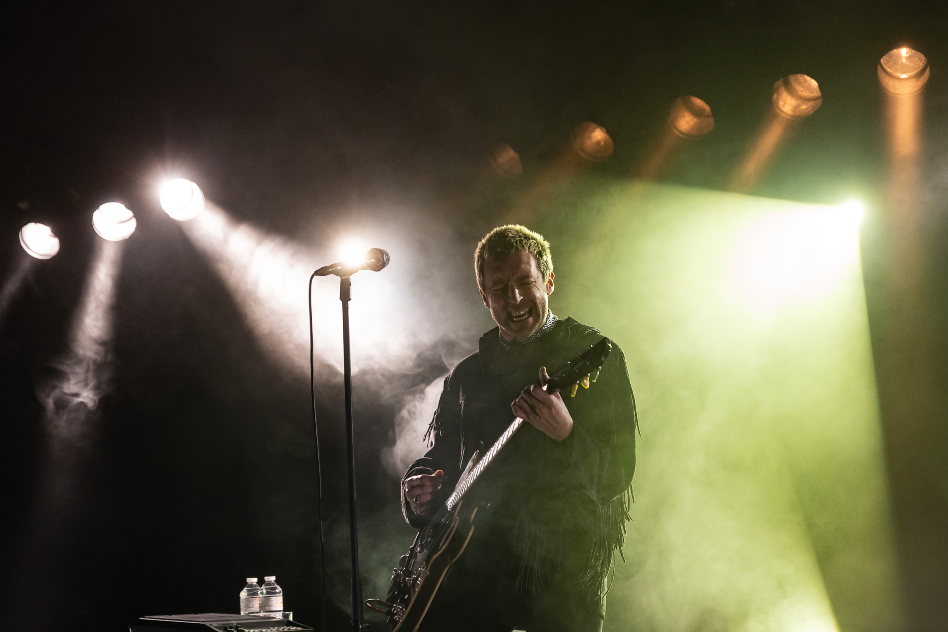 Miles Kane @ Bootstraat, picture 16, photographed by Jürgen Bruynooghe - FrontView Magazine