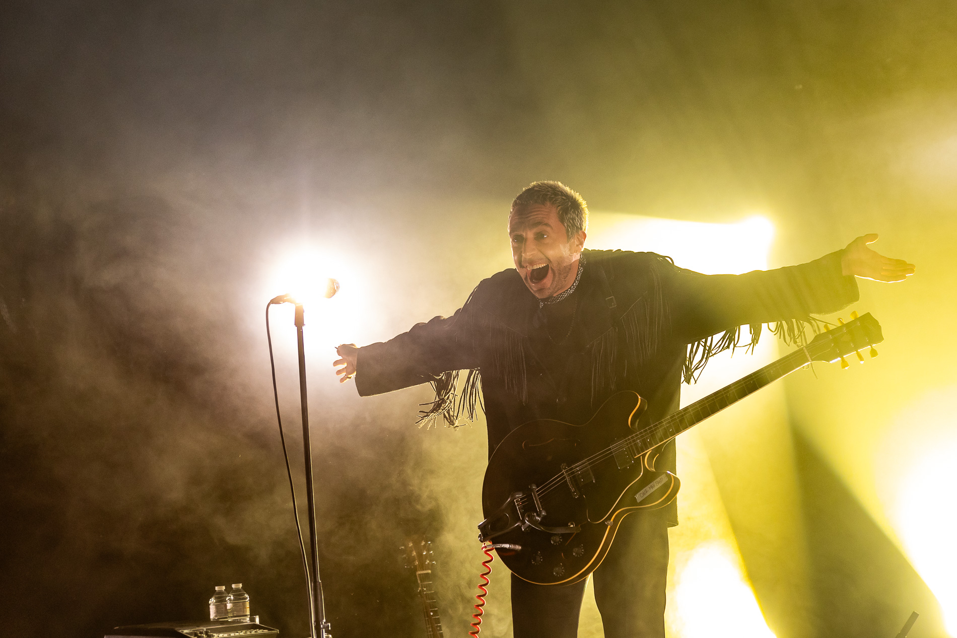 Miles Kane @ Bootstraat, picture 20, photographed by Jürgen Bruynooghe - FrontView Magazine