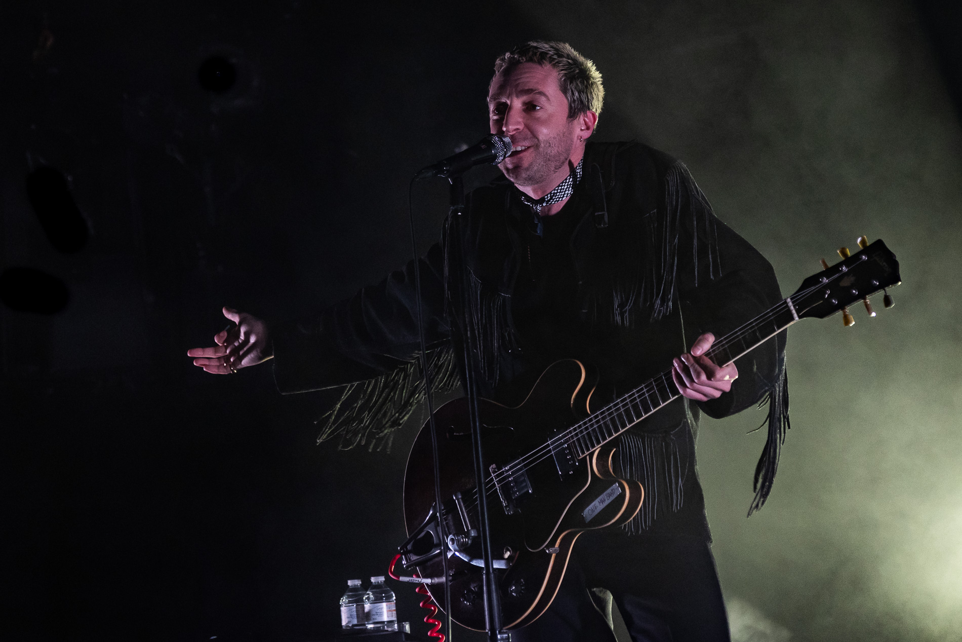 Miles Kane @ Bootstraat, picture 22, photographed by Jürgen Bruynooghe - FrontView Magazine