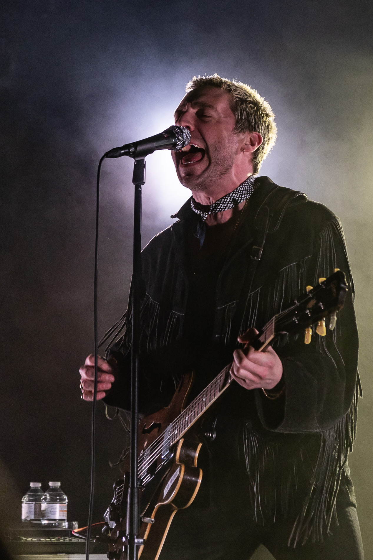 Miles Kane @ Bootstraat, picture 23, photographed by Jürgen Bruynooghe - FrontView Magazine