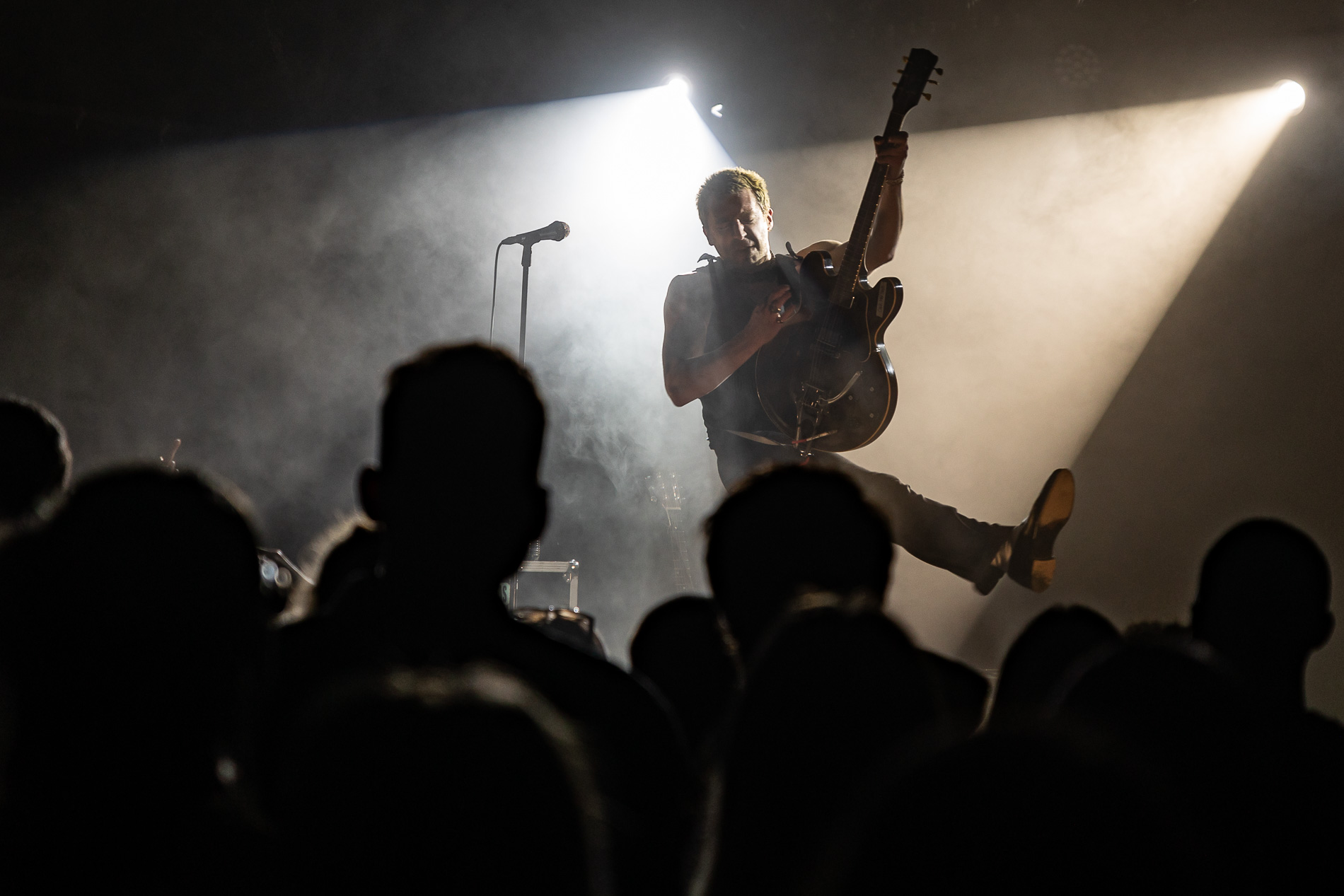 Miles Kane @ Bootstraat, picture 30, photographed by Jürgen Bruynooghe - FrontView Magazine