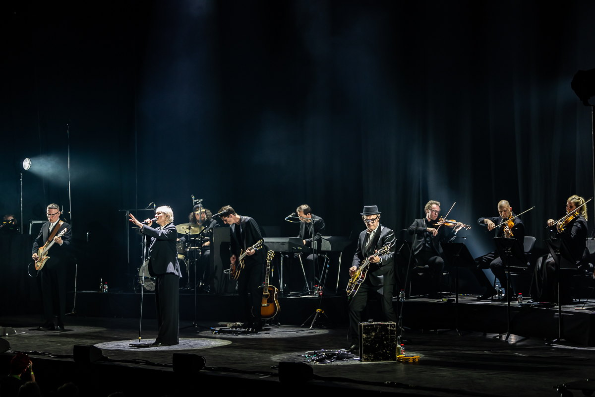 Hooverphonic 20th Anniversary Tour @ Koningin Elisabethzaal, picture 4, photographed by Marc Verdonck - FrontView Magazine