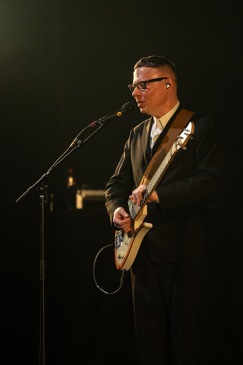 Hooverphonic 20th Anniversary Tour @ Koningin Elisabethzaal, picture 5, photographed by Marc Verdonck - FrontView Magazine