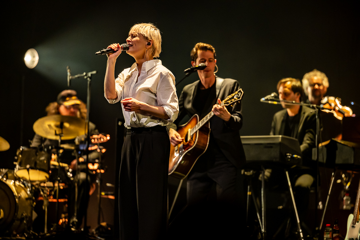 Hooverphonic 20th Anniversary Tour @ Koningin Elisabethzaal, picture 11, photographed by Marc Verdonck - FrontView Magazine