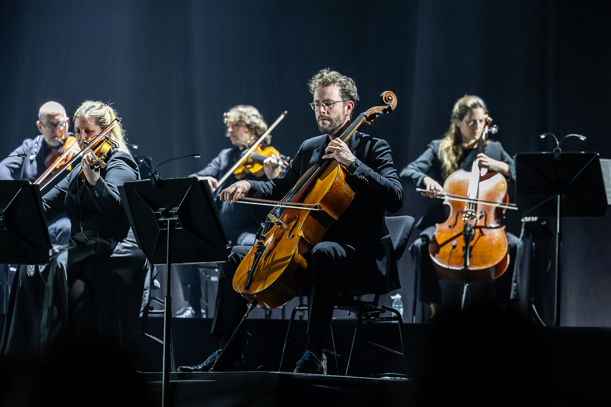 Hooverphonic 20th Anniversary Tour @ Koningin Elisabethzaal, picture 13, photographed by Marc Verdonck - FrontView Magazine