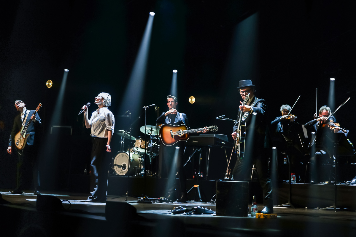 Hooverphonic 20th Anniversary Tour @ Koningin Elisabethzaal, picture 18, photographed by Marc Verdonck - FrontView Magazine