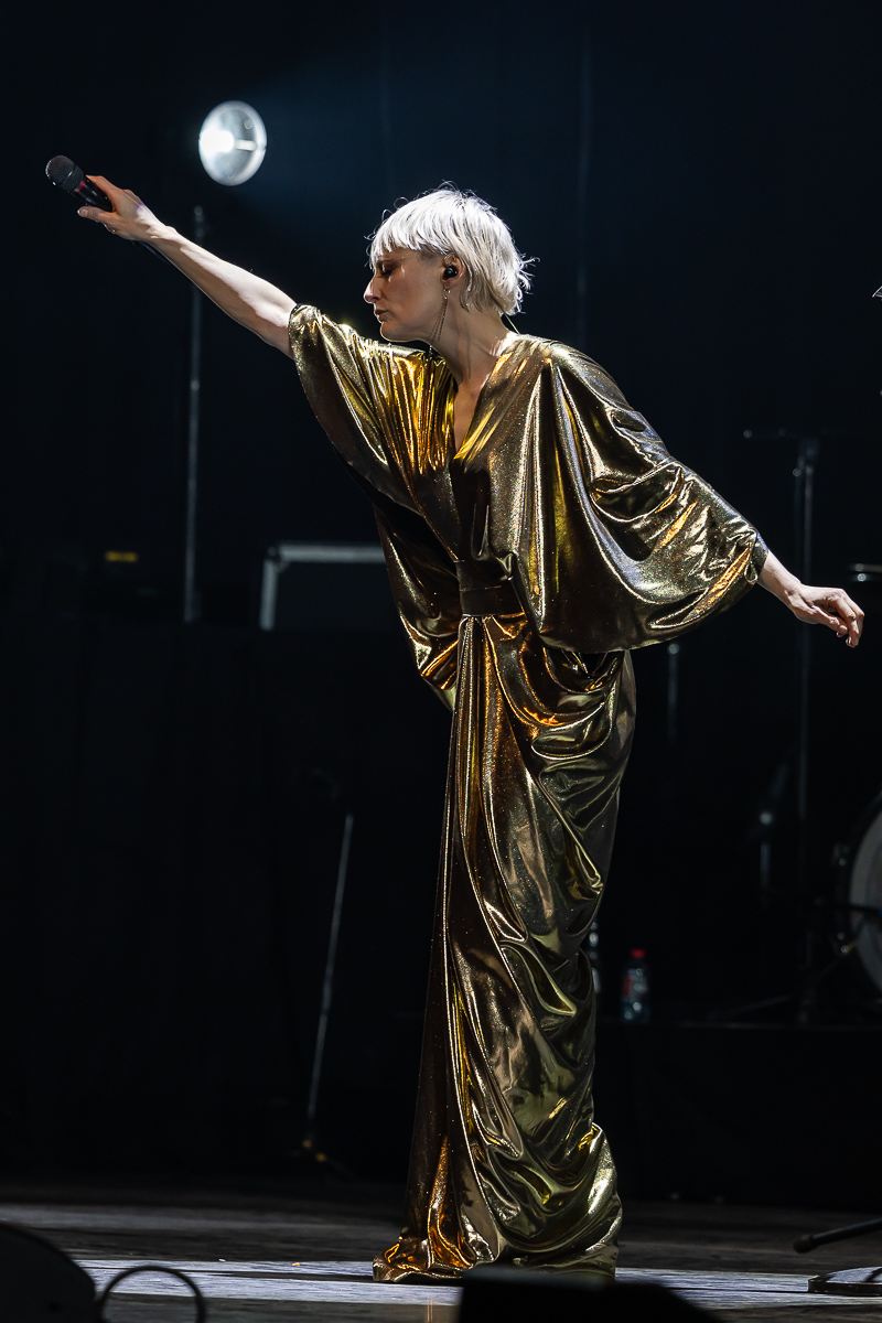 Hooverphonic 20th Anniversary Tour @ Koningin Elisabethzaal, picture 33, photographed by Marc Verdonck - FrontView Magazine