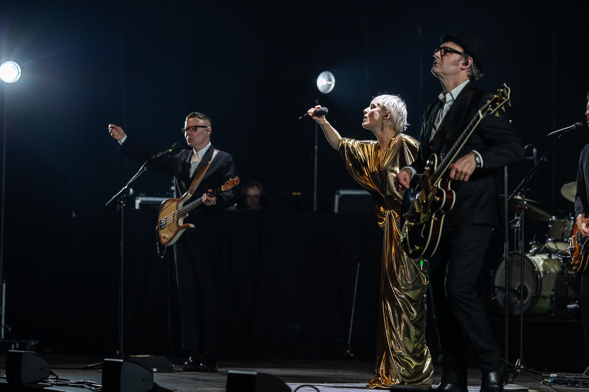 Hooverphonic 20th Anniversary Tour @ Koningin Elisabethzaal, picture 35, photographed by Marc Verdonck - FrontView Magazine
