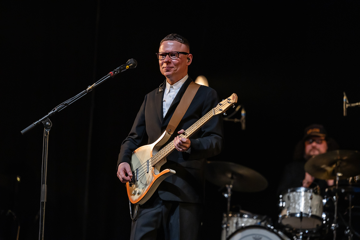 Hooverphonic 20th Anniversary Tour @ Koningin Elisabethzaal, picture 37, photographed by Marc Verdonck - FrontView Magazine