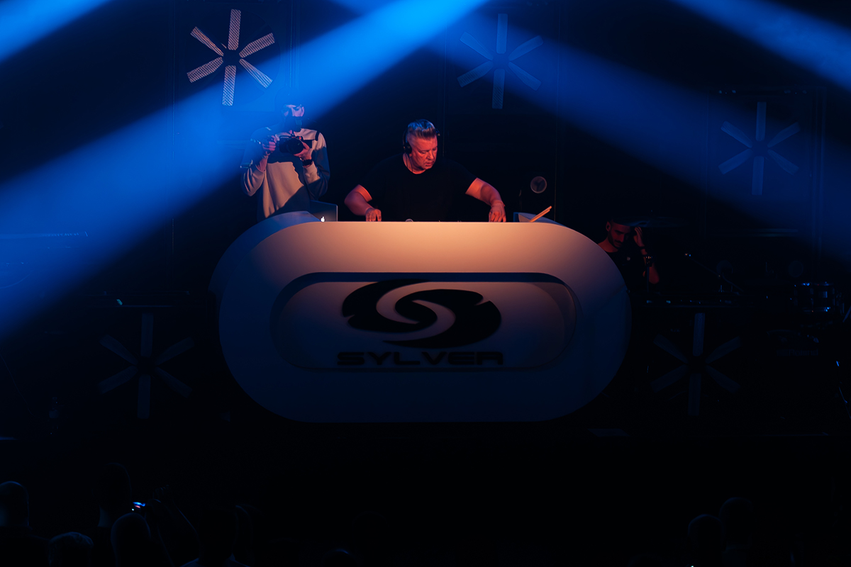 Silver @ De Casino, picture 20, photographed by Jurgen Van De Maele - FrontView Magazine