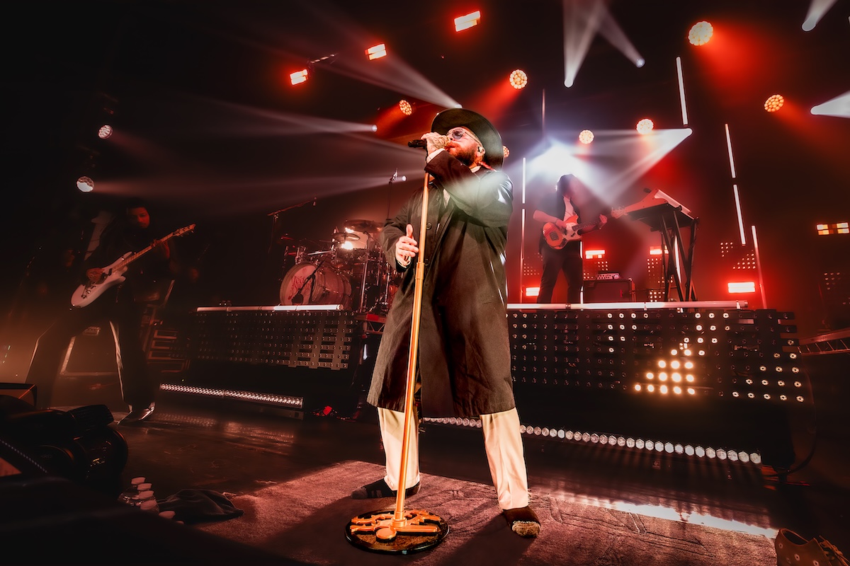 Teddy Swims @ Trix, picture 7, photographed by Dorien Goetschalckx - FrontView Magazine