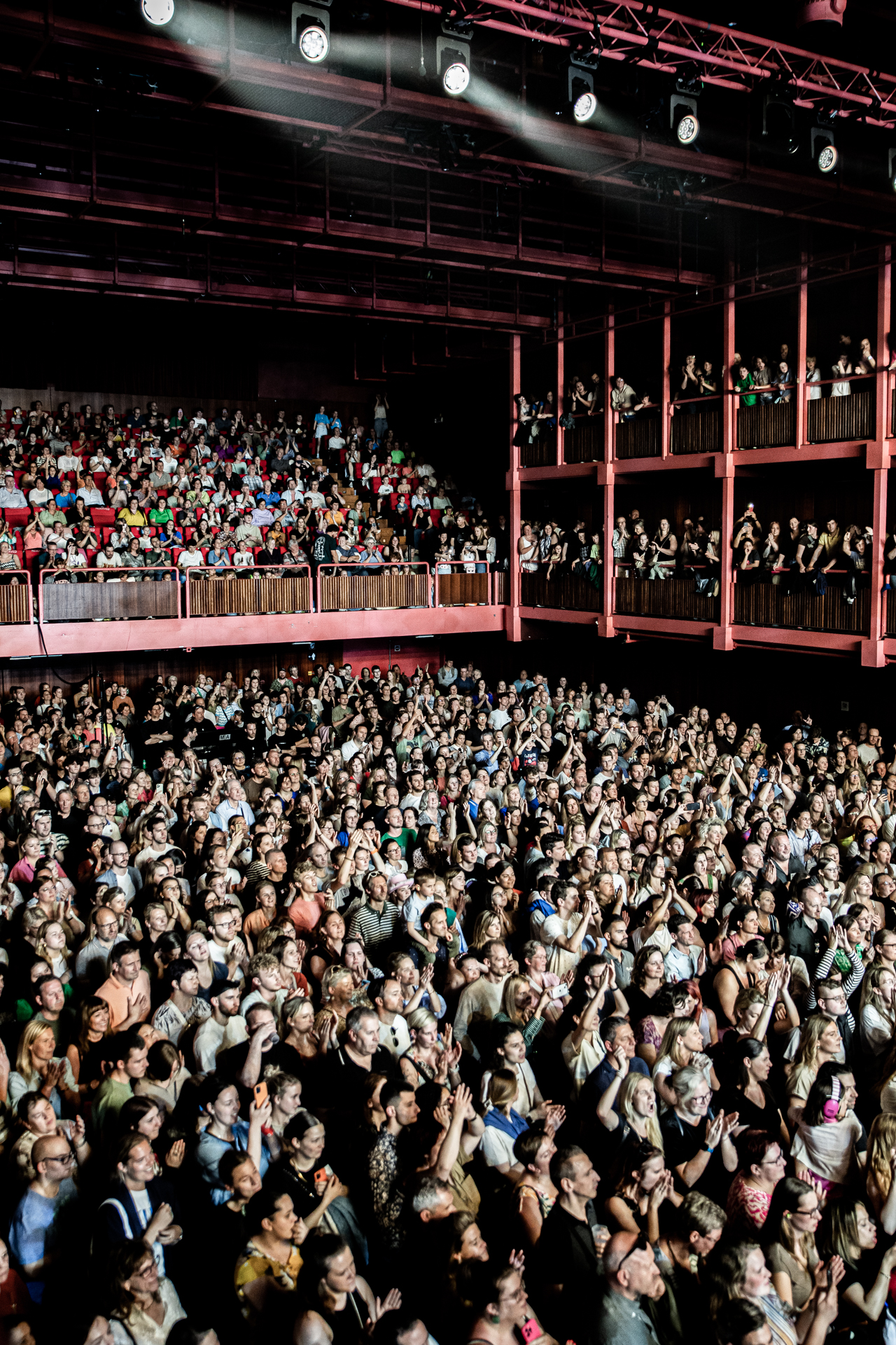 Metejoor @ Ancienne Belgique, picture 30, photographed by Leen Verlinden - FrontView Magazine