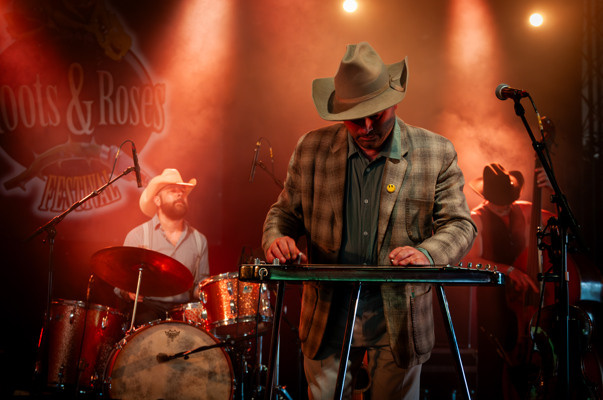 Eriksson Delcrox & The Leftbank Ramblers @ Roots & Roses, picture 4, photographed by Jurgen Van De Maele - FrontView Magazine
