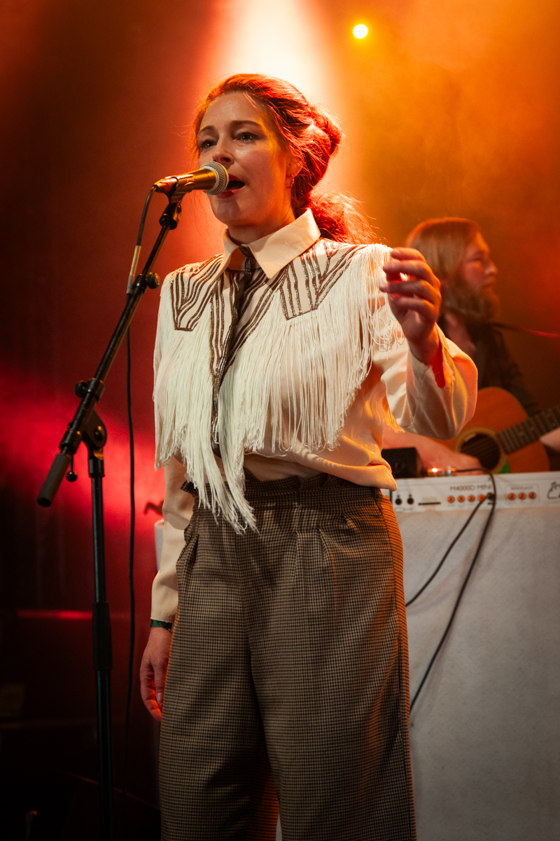 Eriksson Delcrox & The Leftbank Ramblers @ Roots & Roses, picture 8, photographed by Jurgen Van De Maele - FrontView Magazine