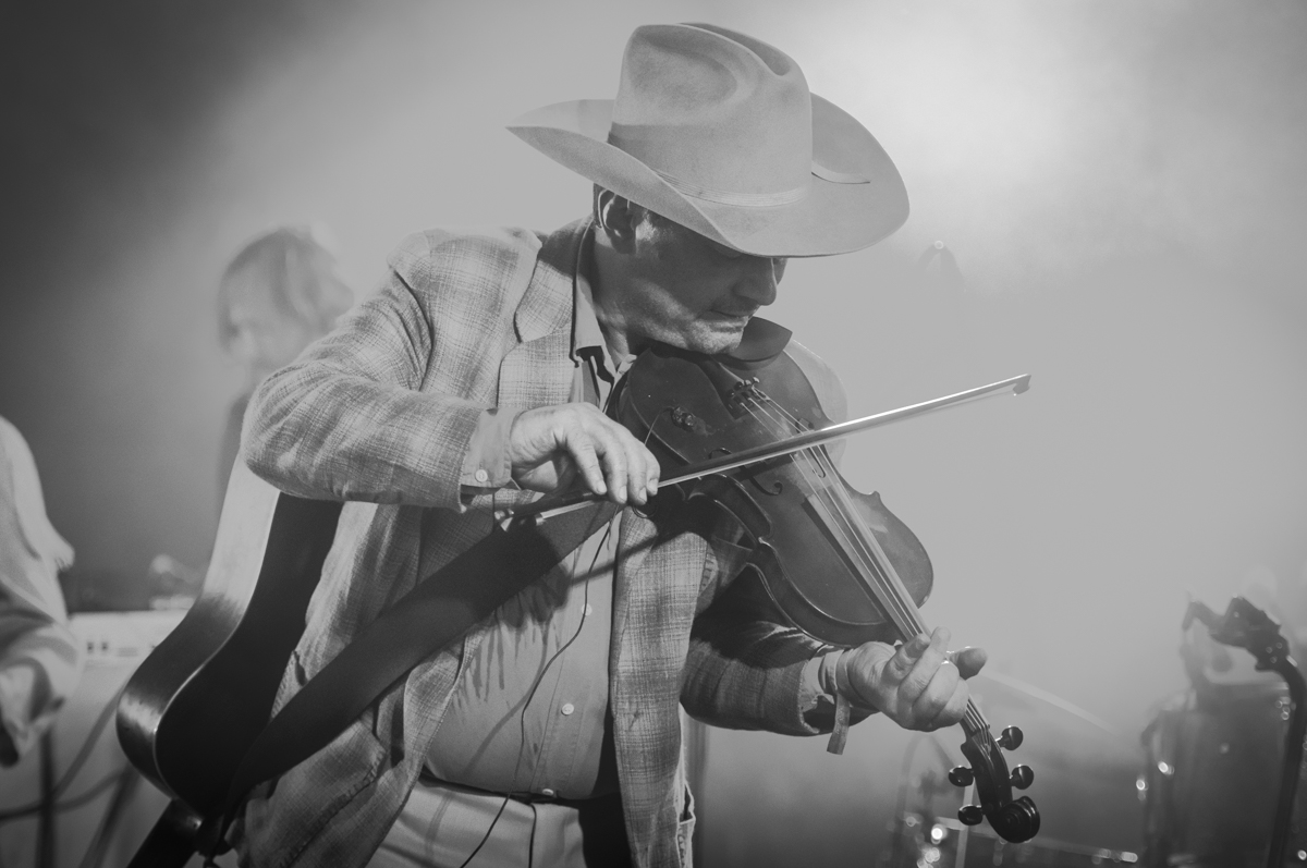 Eriksson Delcrox & The Leftbank Ramblers @ Roots & Roses, picture 11, photographed by Jurgen Van De Maele - FrontView Magazine