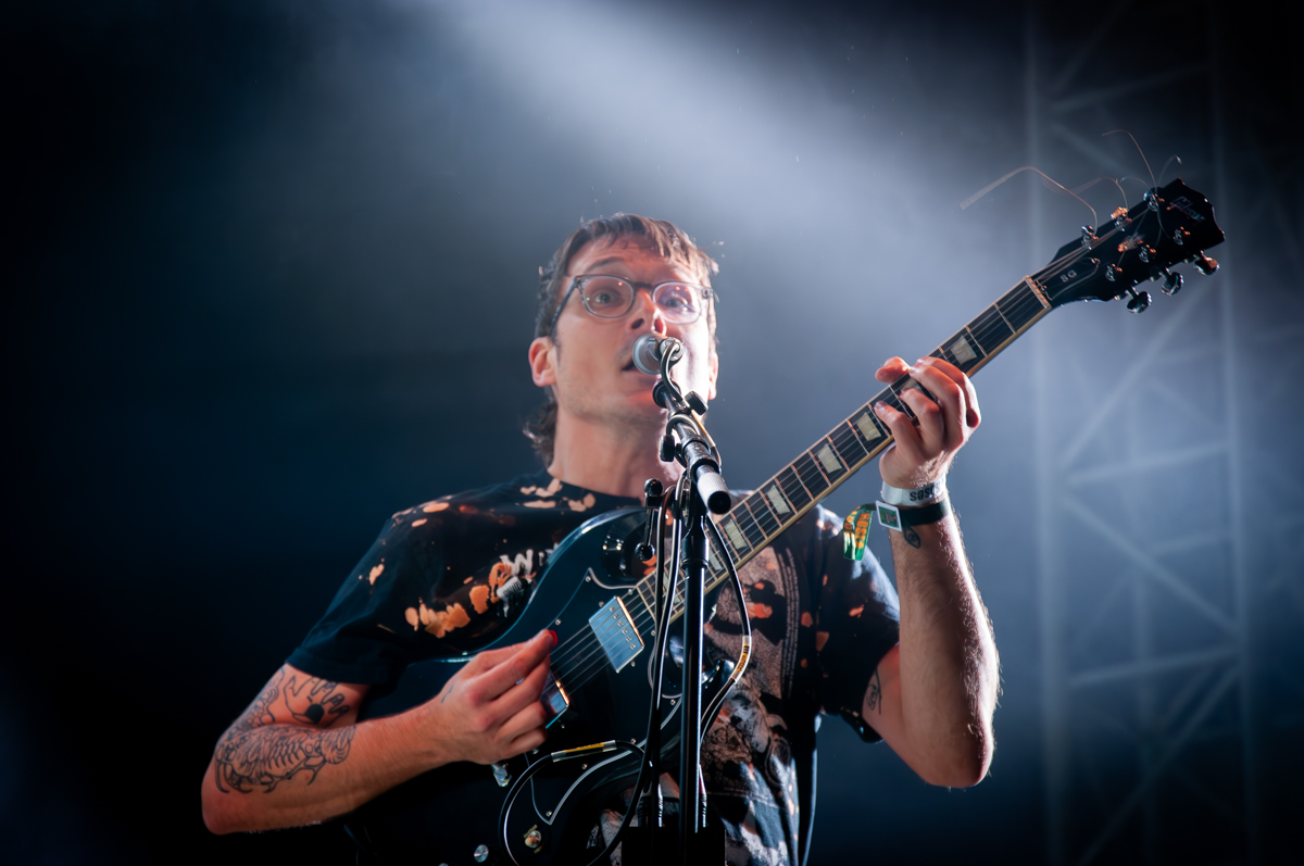 Frankie and the Witch Fingers @ Roots & Roses, picture 4, photographed by Jurgen Van De Maele - FrontView Magazine