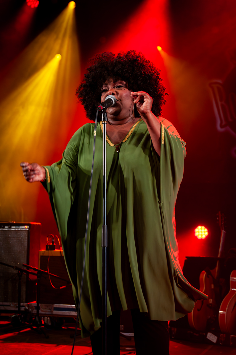 Michelle David & the True Tones @ Roots & Roses, picture 3, photographed by Jurgen Van De Maele - FrontView Magazine
