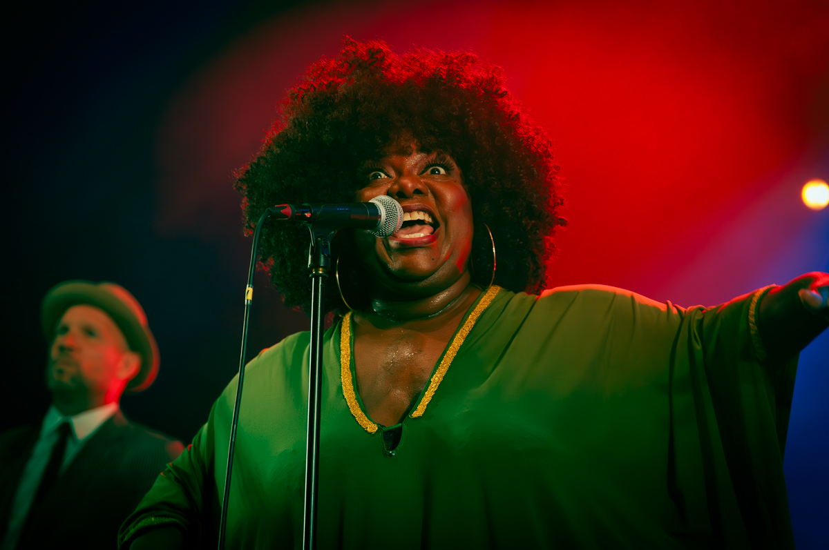 Michelle David & the True Tones @ Roots & Roses, picture 6, photographed by Jurgen Van De Maele - FrontView Magazine