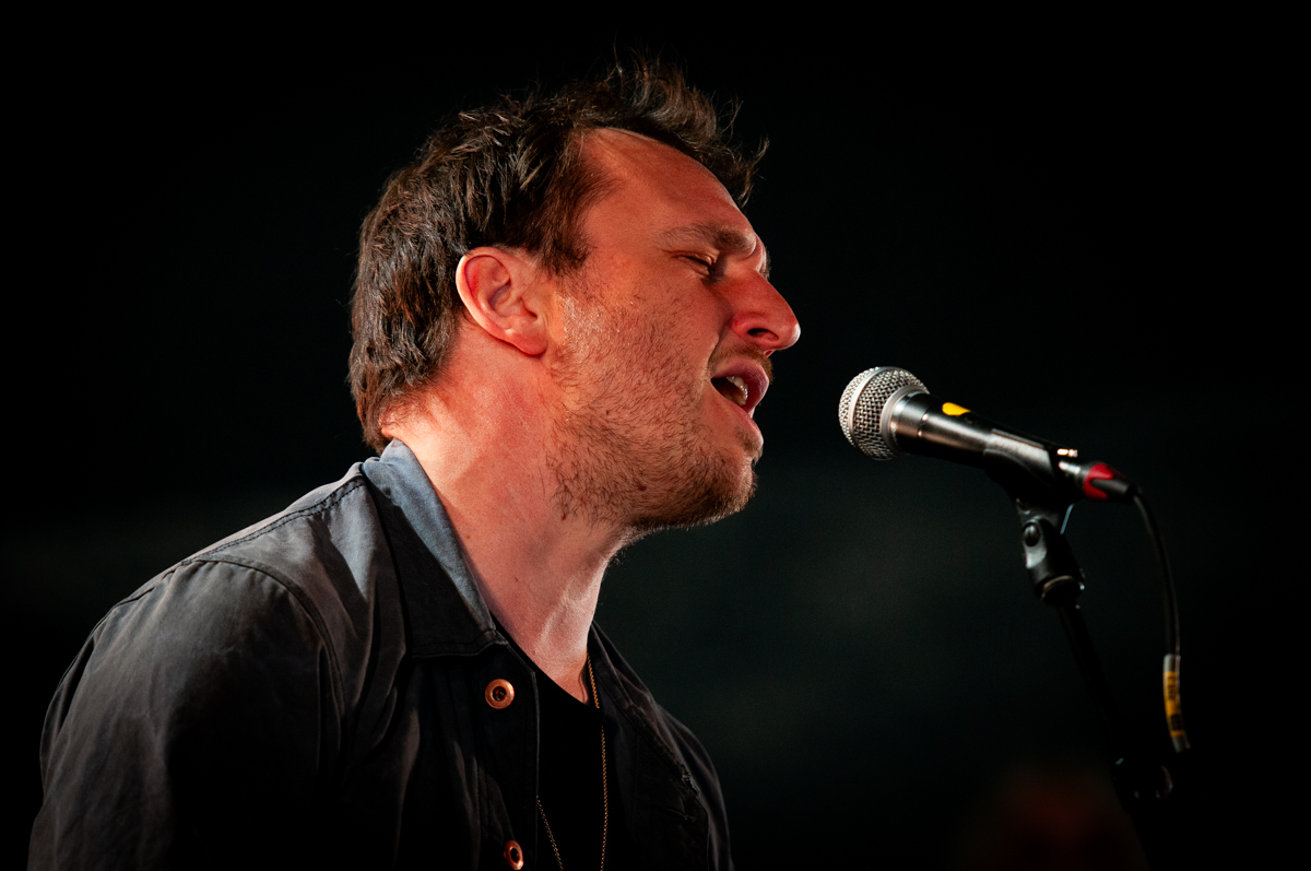 Willy Mason @ Roots & Roses, picture 3, photographed by Jurgen Van De Maele - FrontView Magazine