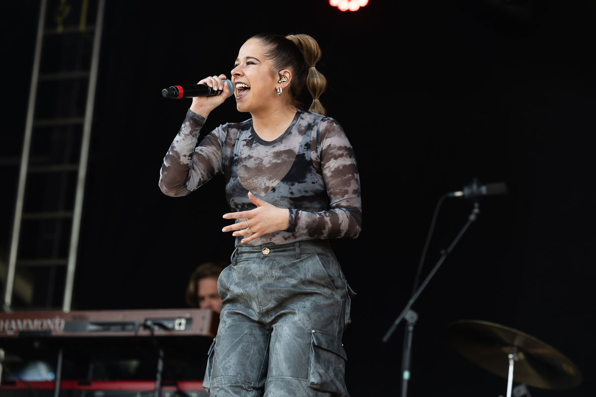 Laura Tesoro @ 505 Concerten, picture 6, photographed by Marc Verdonck - FrontView Magazine
