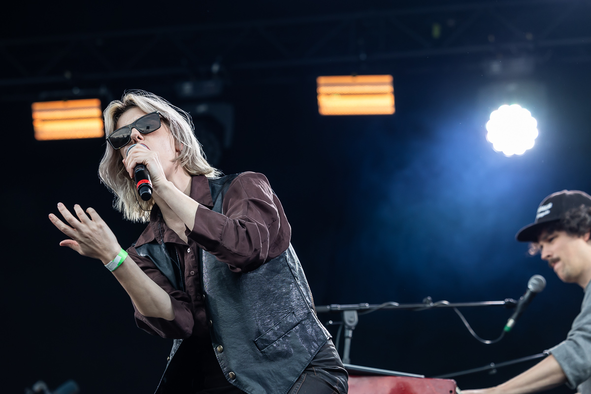 Sylvie Kreusch @ 505 Concerten, picture 1, photographed by Marc Verdonck - FrontView Magazine