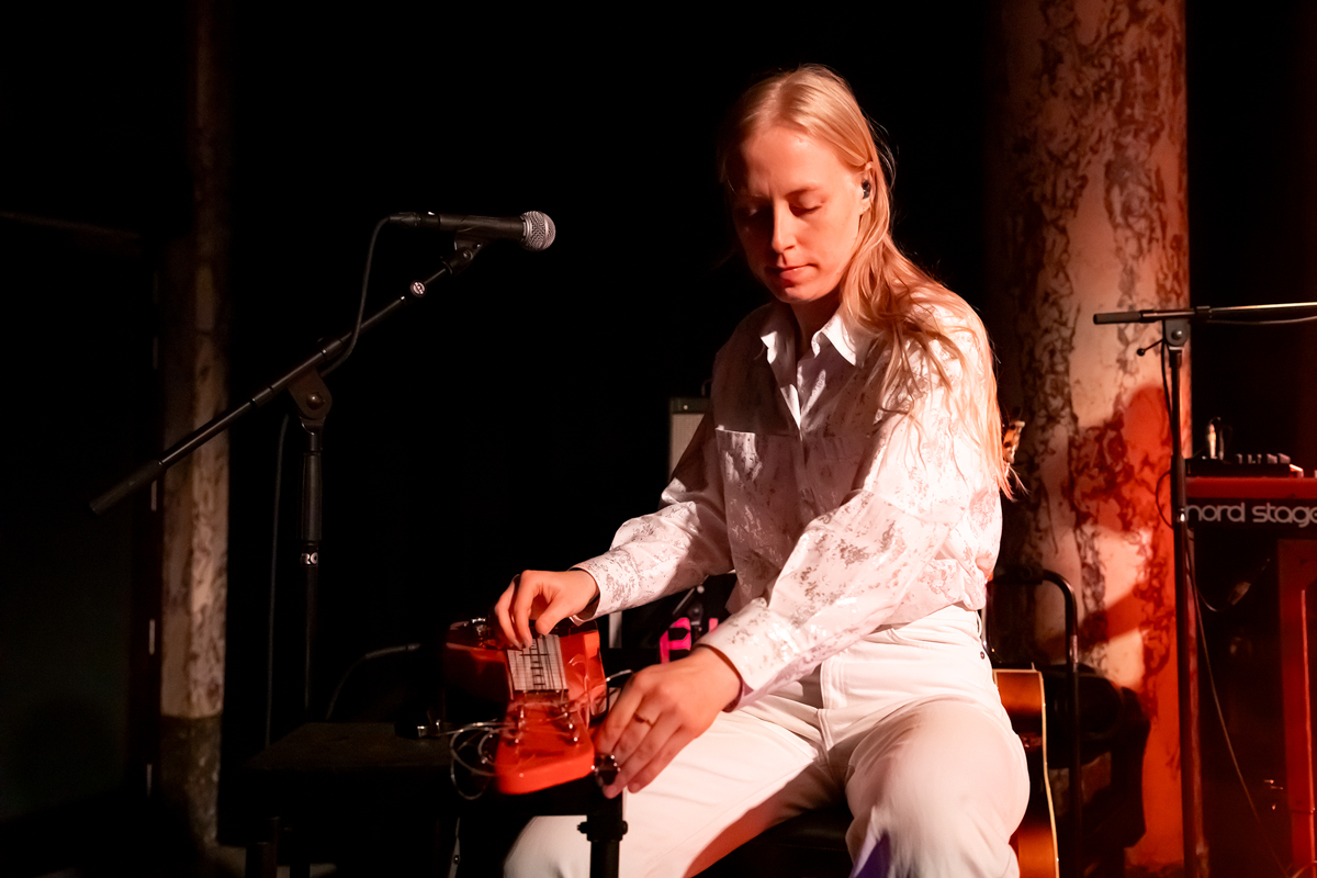 Bluai @ De Roma, picture 3, photographed by dirk janssens - FrontView Magazine