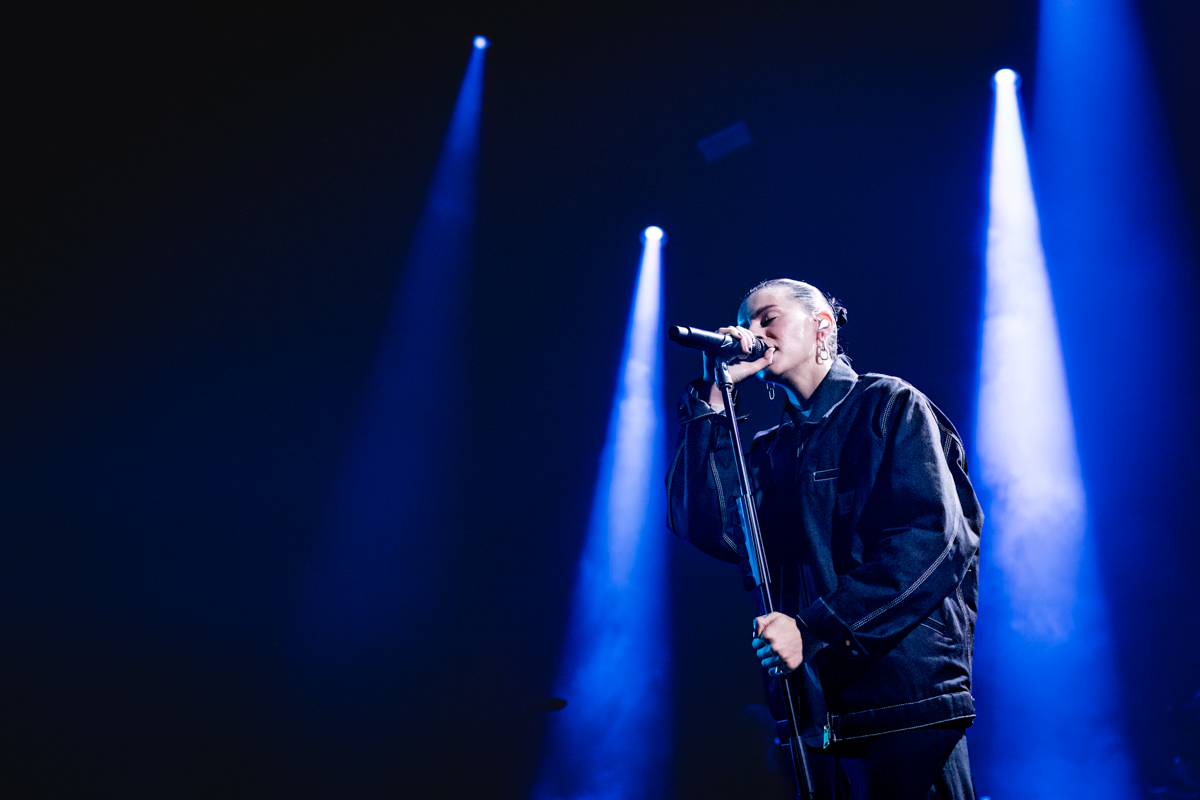 Pvris @ Ancienne Belgique, picture 1, photographed by Dorien Goetschalckx - FrontView Magazine