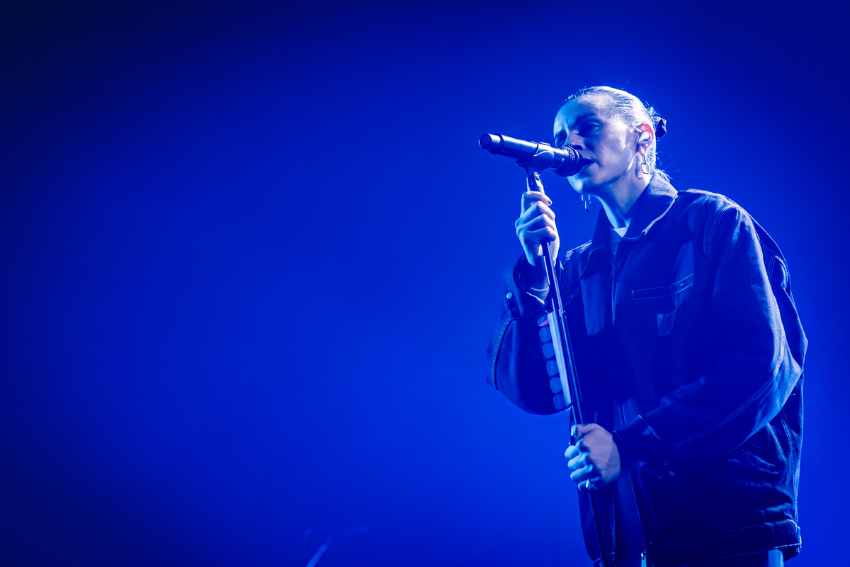 Pvris @ Ancienne Belgique, picture 3, photographed by Dorien Goetschalckx - FrontView Magazine
