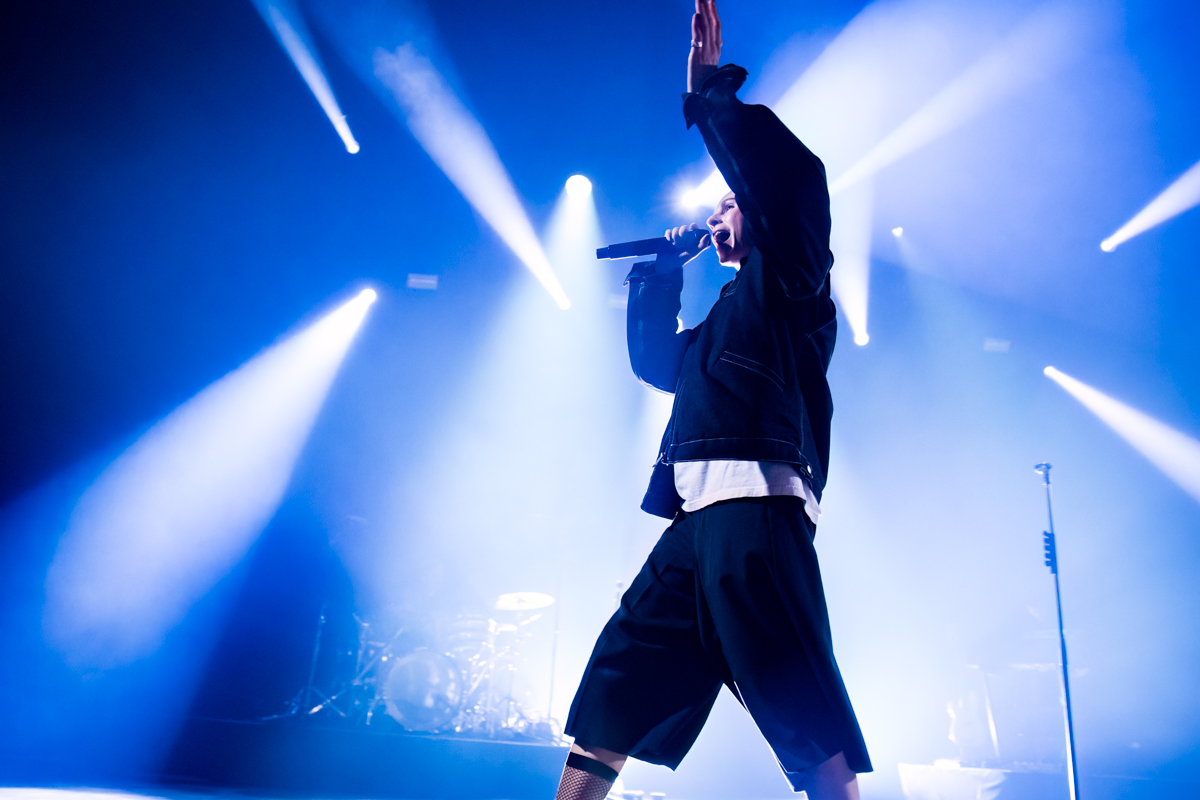 Pvris @ Ancienne Belgique, picture 8, photographed by Dorien Goetschalckx - FrontView Magazine