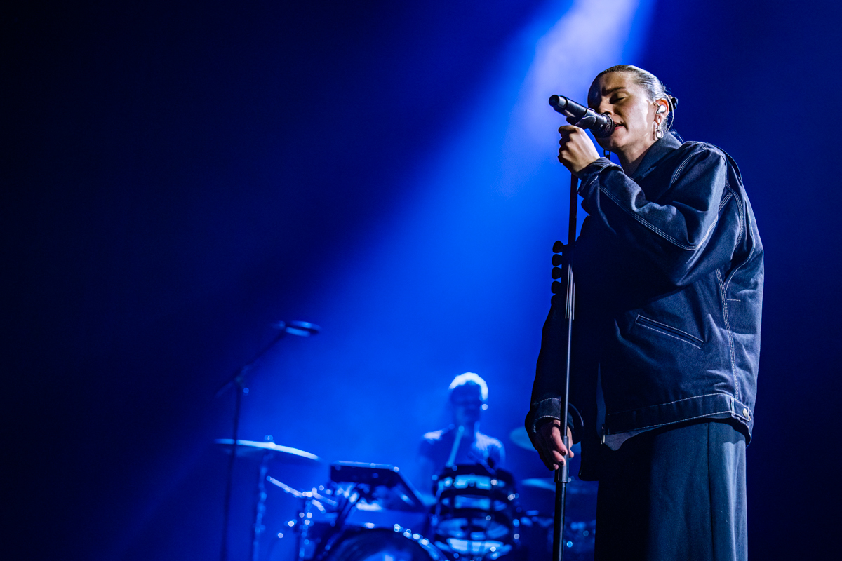 Pvris @ Ancienne Belgique, picture 10, photographed by Dorien Goetschalckx - FrontView Magazine