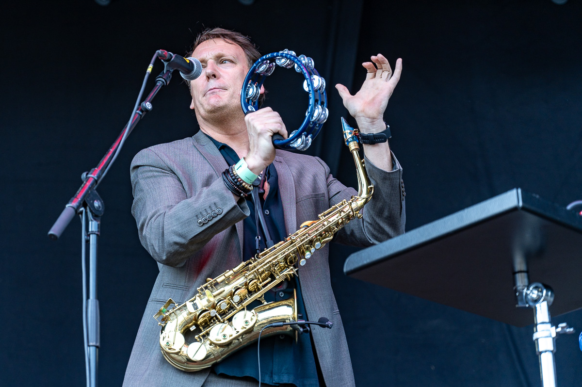 Less Autre @ Rock Affligem, picture 2, photographed by Luc Klinckaert - FrontView Magazine