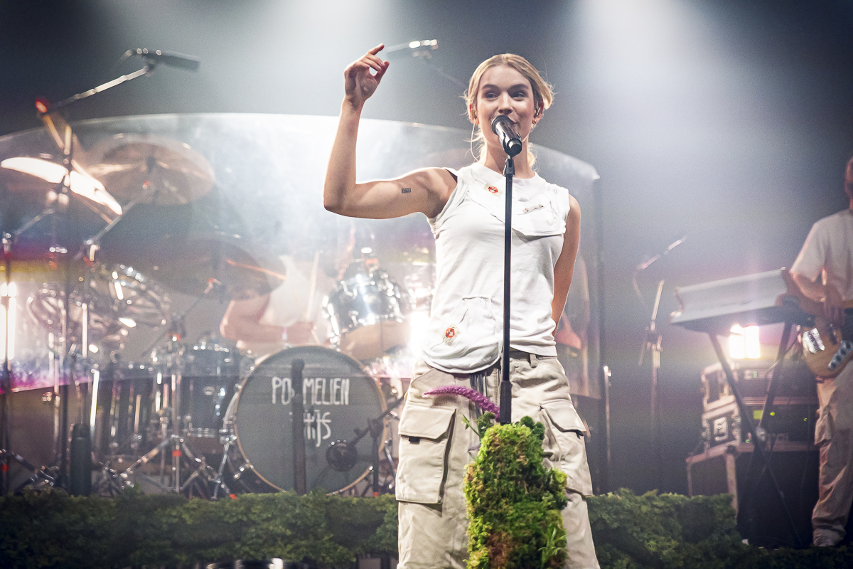Pommelien Thijs @ Gladiolen, picture 11, photographed by Peter Smet - FrontView Magazine