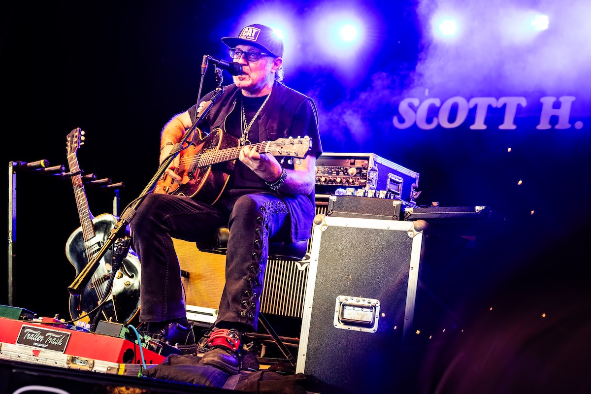 Scott H. Biram @ Blues Peer, picture 3, photographed by Dorien Goetschalckx - FrontView Magazine