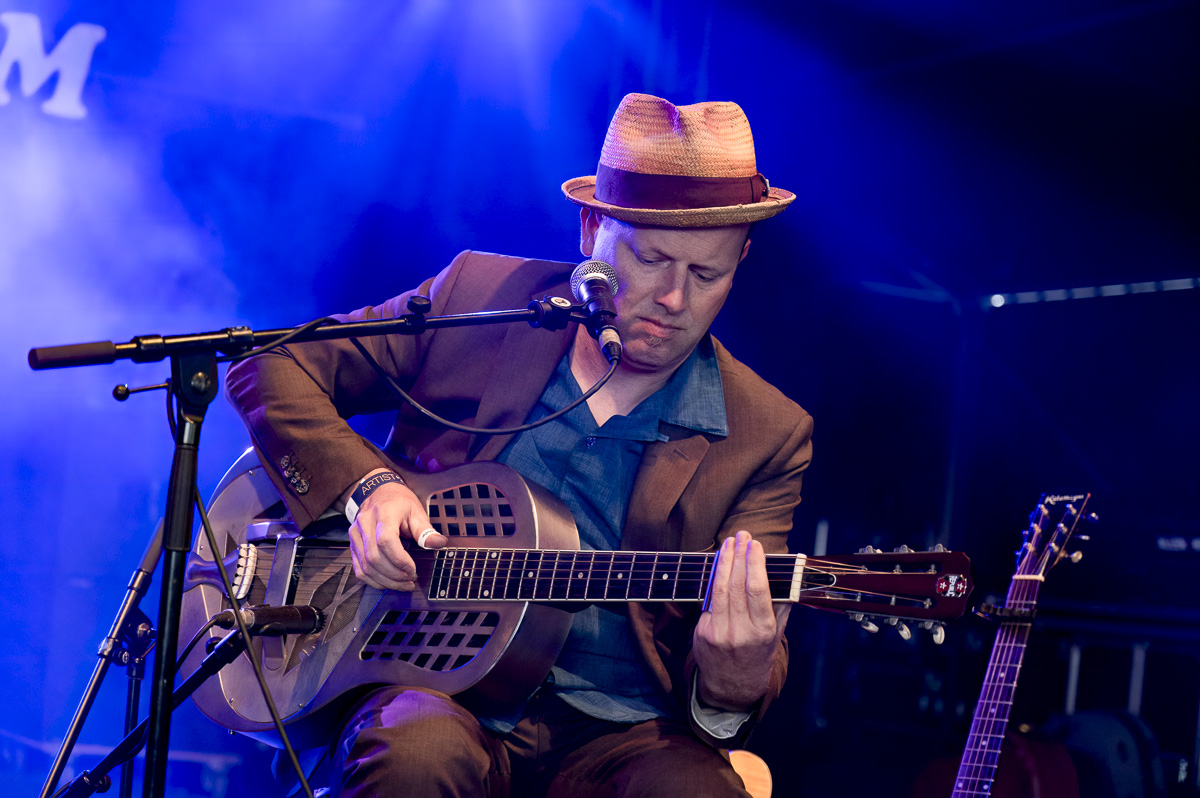 Steven Troch & Shakedown Tim @ Blues Peer Dag 3, picture 1, photographed by Luc Klinckaert - FrontView Magazine