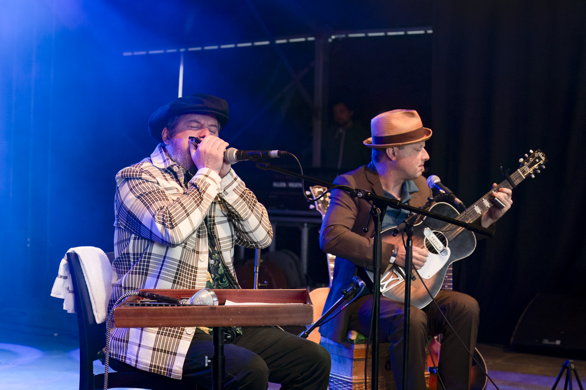 Steven Troch & Shakedown Tim @ Blues Peer Dag 3, picture 4, photographed by Luc Klinckaert - FrontView Magazine
