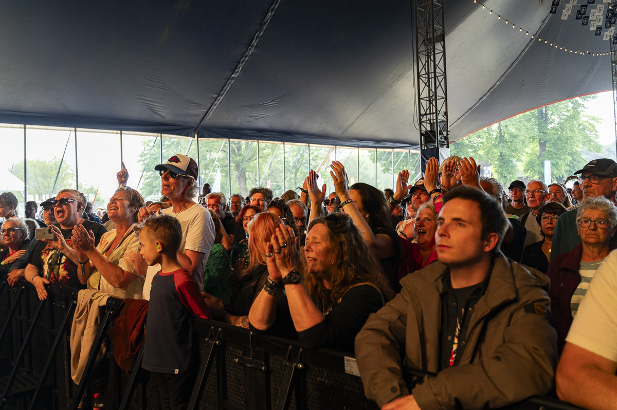 Jett Rebel @ Blues Peer Dag 3, picture 5, photographed by Luc Klinckaert - FrontView Magazine