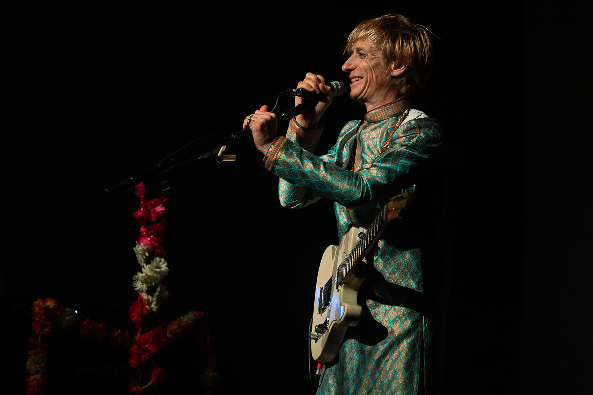 Kula Shaker @ De Roma, picture 5, photographed by David Johnson - FrontView Magazine