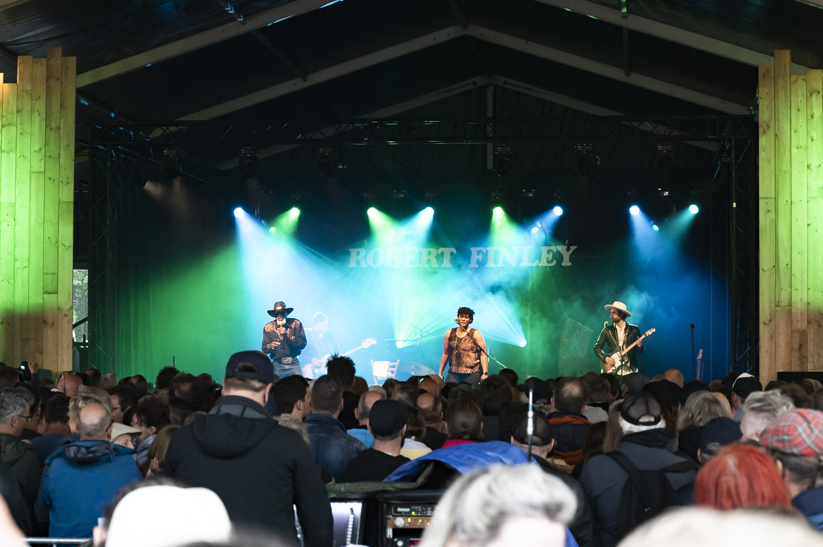 Robert Finnley @ Blues Peer Dag 3, picture 7, photographed by Luc Klinckaert - FrontView Magazine