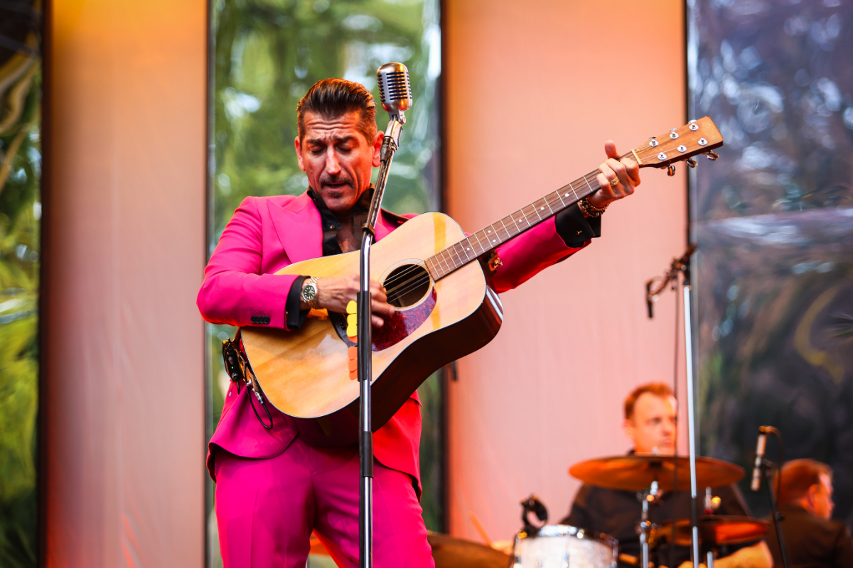 Danny Vera @ Parkfeest Oosterhout, foto 4, foto's door Kitty van de Waart - FrontView Magazine