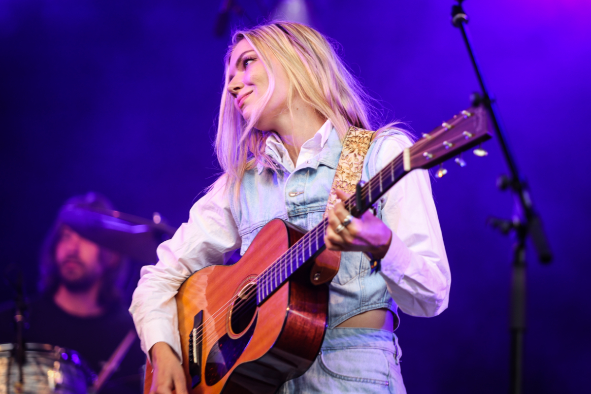 Hannah Mae @ Parkfeest Oosterhout, picture 9, photographed by Kitty van de Waart - FrontView Magazine