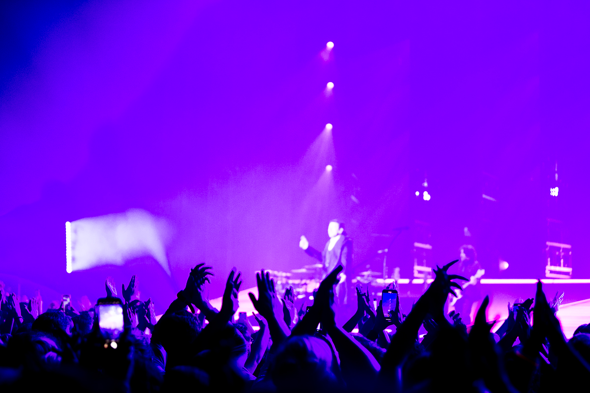 Patrick Bruel @ Zénith Lille, picture 4, photographed by Anais Callens - FrontView Magazine