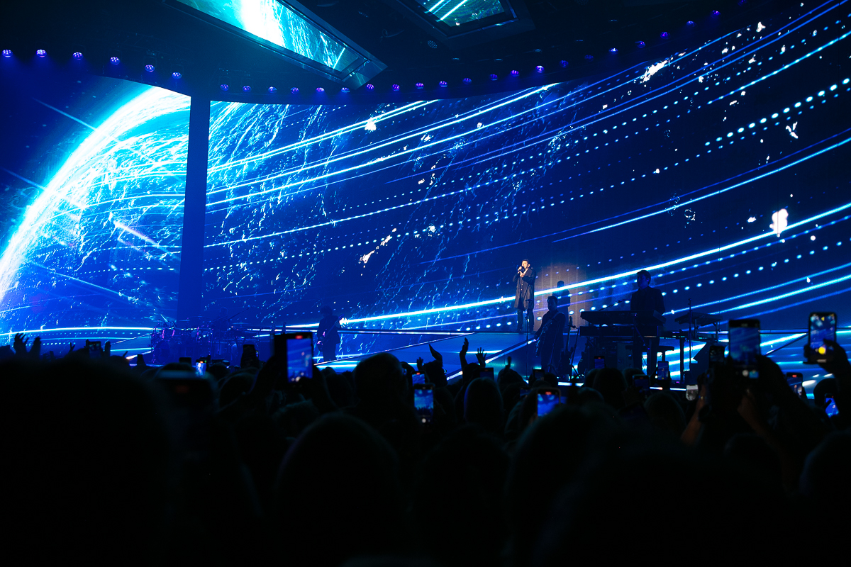 Patrick Bruel @ Zénith Lille, picture 8, photographed by Anais Callens - FrontView Magazine