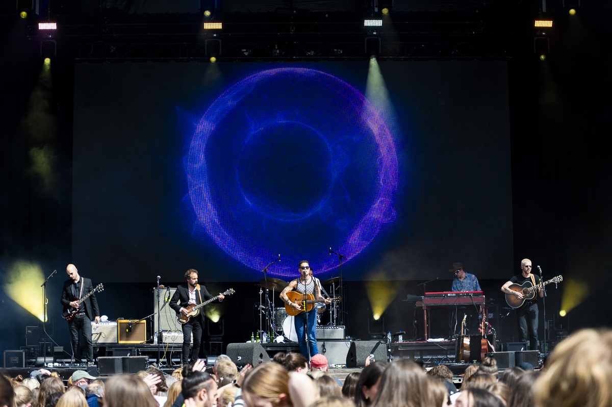 Douwe Bob @ Vestrock Dag 1, picture 8, photographed by Luc Klinckaert - FrontView Magazine