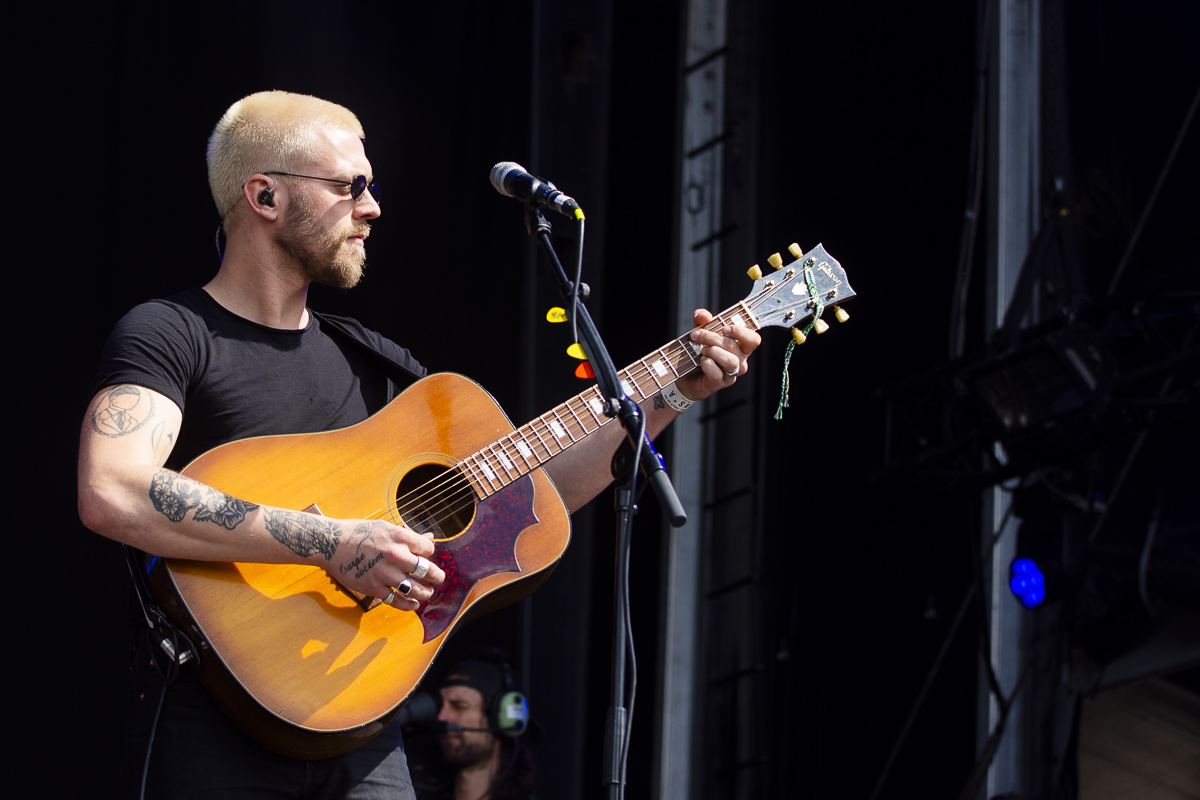 Douwe Bob @ Vestrock Dag 1, picture 9, photographed by Luc Klinckaert - FrontView Magazine