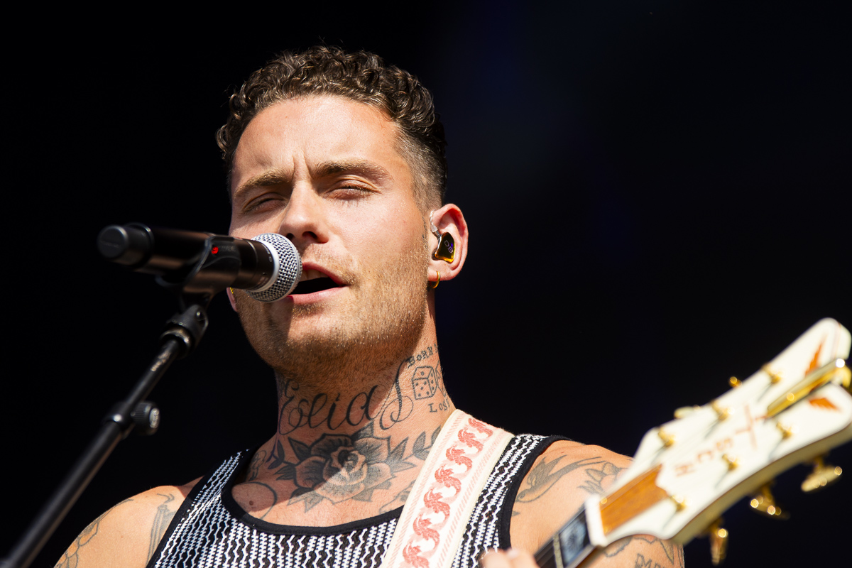 Douwe Bob @ Vestrock Dag 1, picture 11, photographed by Luc Klinckaert - FrontView Magazine