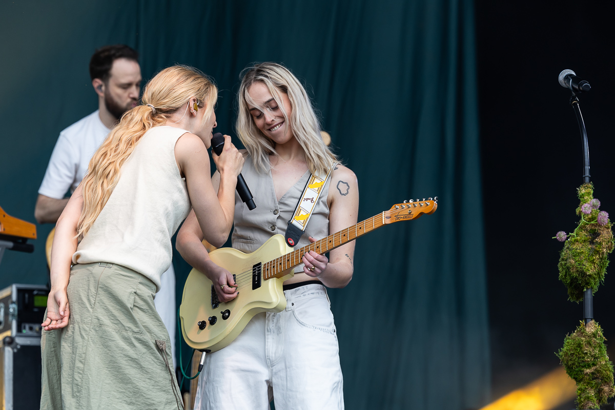 Pommelien Thijs @ Vestrock 2024 dag 2, picture 9, photographed by Marc Verdonck - FrontView Magazine