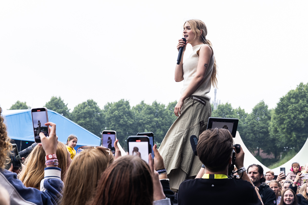 Pommelien Thijs @ Vestrock 2024 dag 2, picture 21, photographed by Marc Verdonck - FrontView Magazine